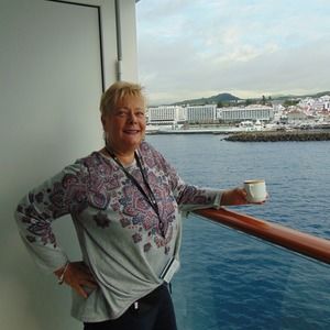 Meet your Posher, Deborah